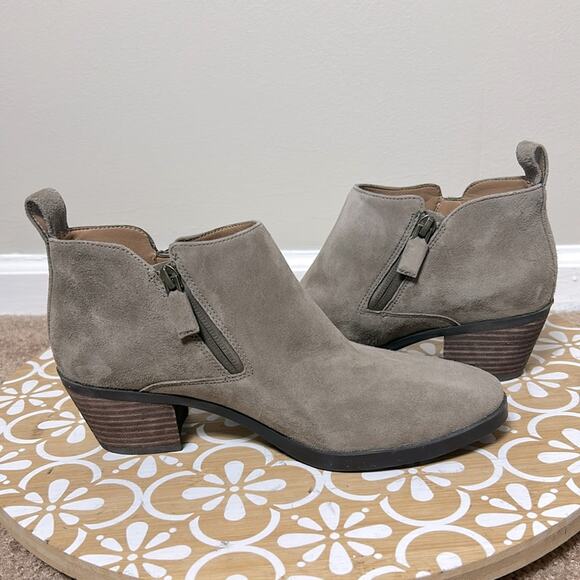 NWT Vionic Cecily suede nubuck leather side zip ankle booties in Stone, 7 - Picture 7 of 11